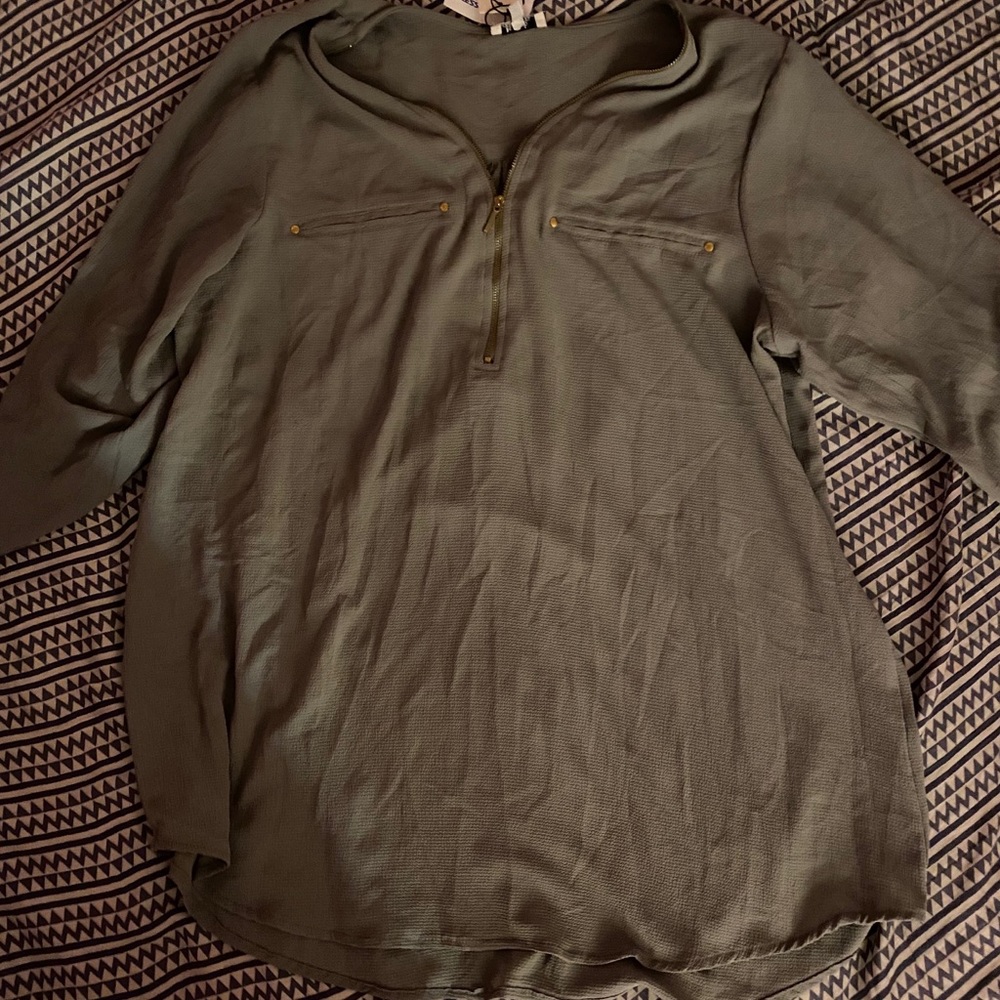 Top - Picture 2 of 2